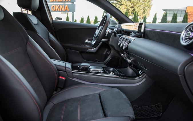 Mercedes-Benz Klasa A cena 106000 przebieg: 74000, rok produkcji 2018 z Radom małe 407
